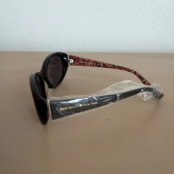 Kate Spade Elegant Black reading  Sunglasses - Picture 2 of 5